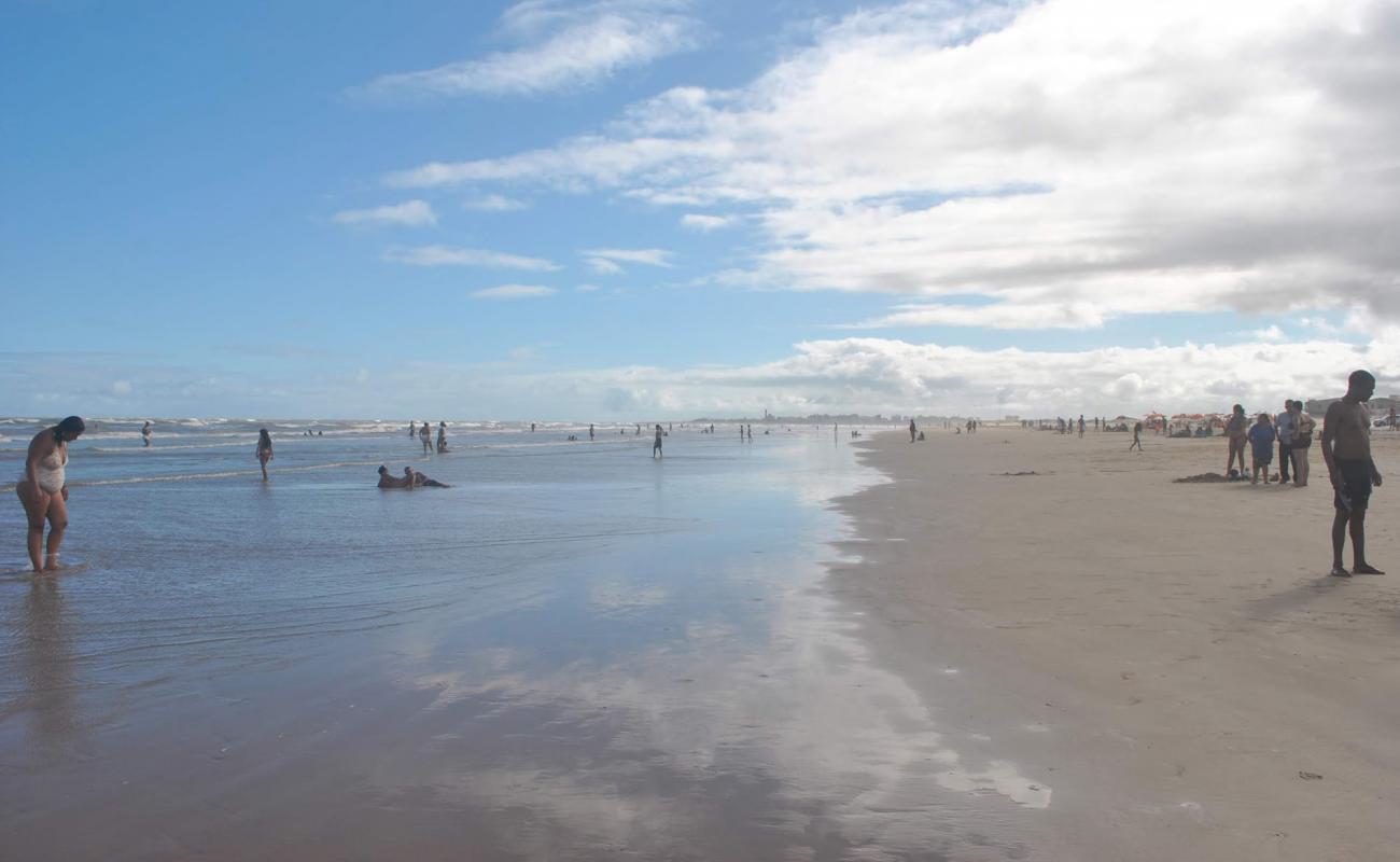 Фото Praia de Atalaia Nova с светлый песок поверхностью