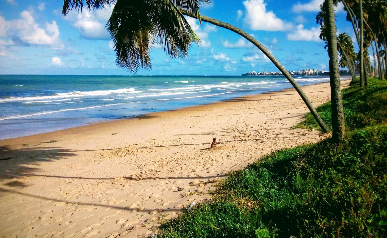 Фото Praia de Cruz das Almas с светлый песок поверхностью