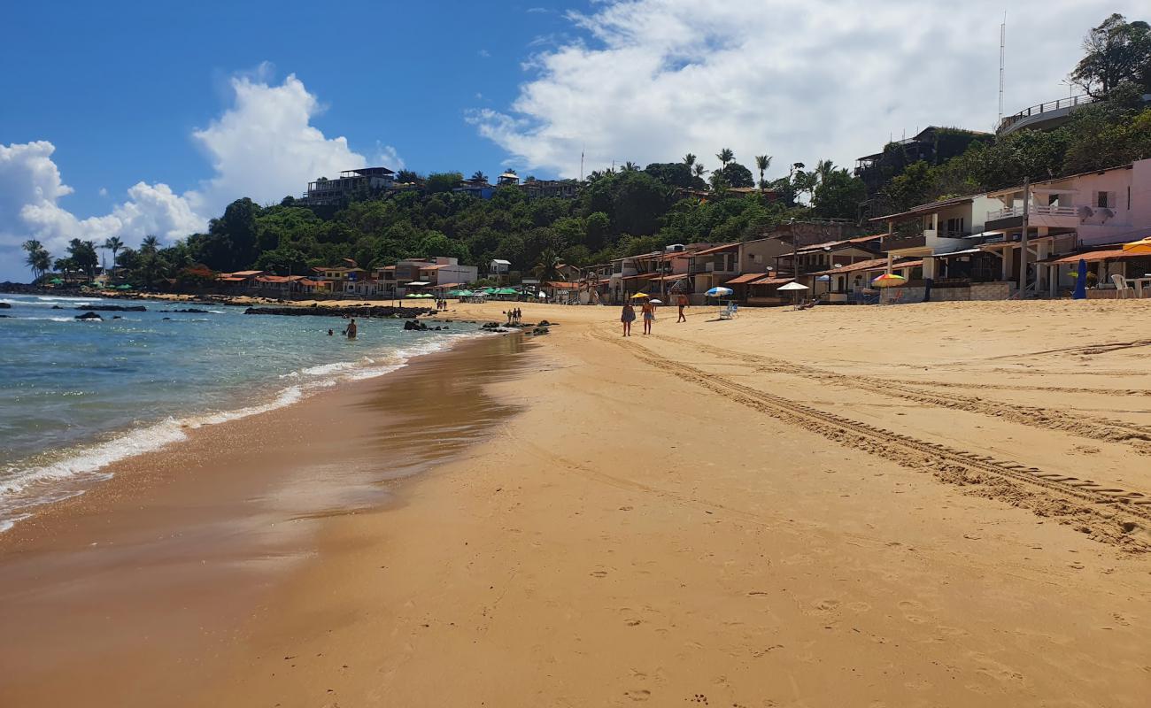 Фото Praia do Sagi с светлый песок поверхностью