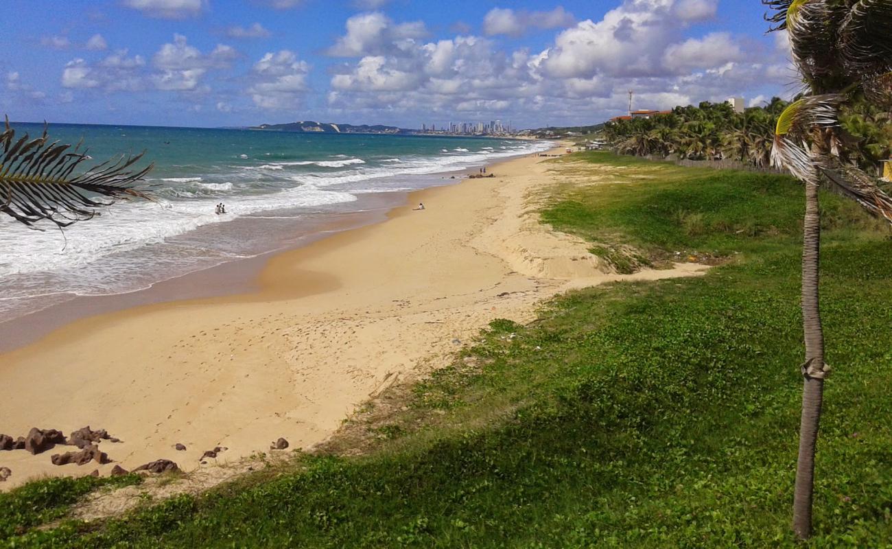 Фото Praia de Mae Luiza с светлый песок поверхностью