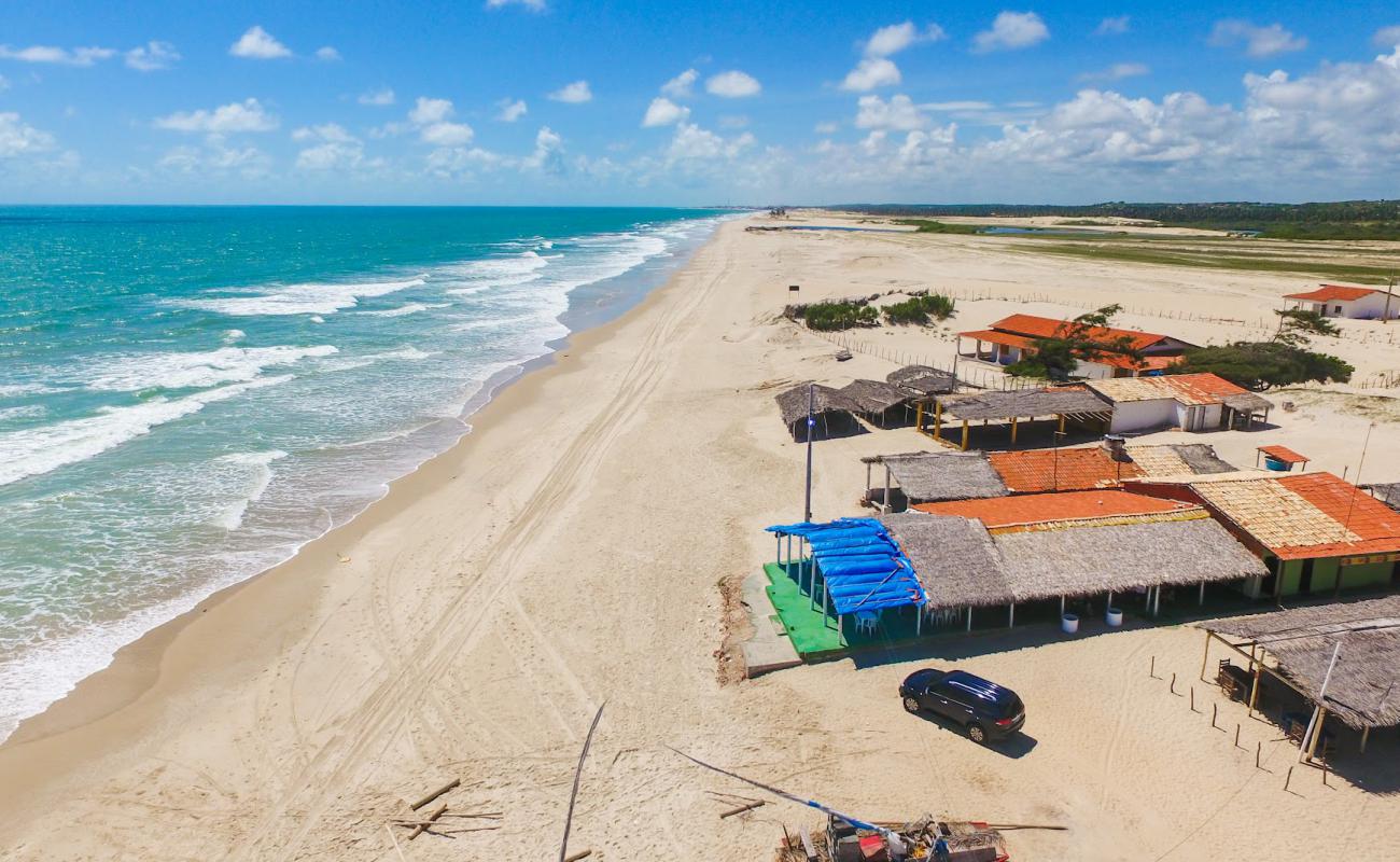 Фото Praia do Batoque с светлый песок поверхностью