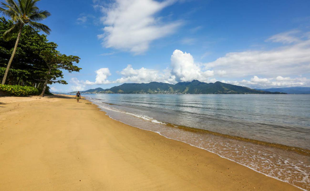 Фото Praia do Pinto с светлый песок поверхностью