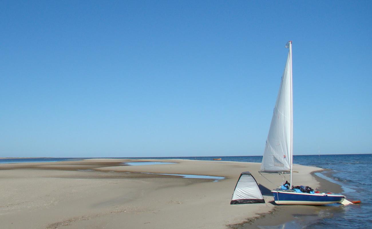 Фото Praia do Estreito с светлый песок поверхностью