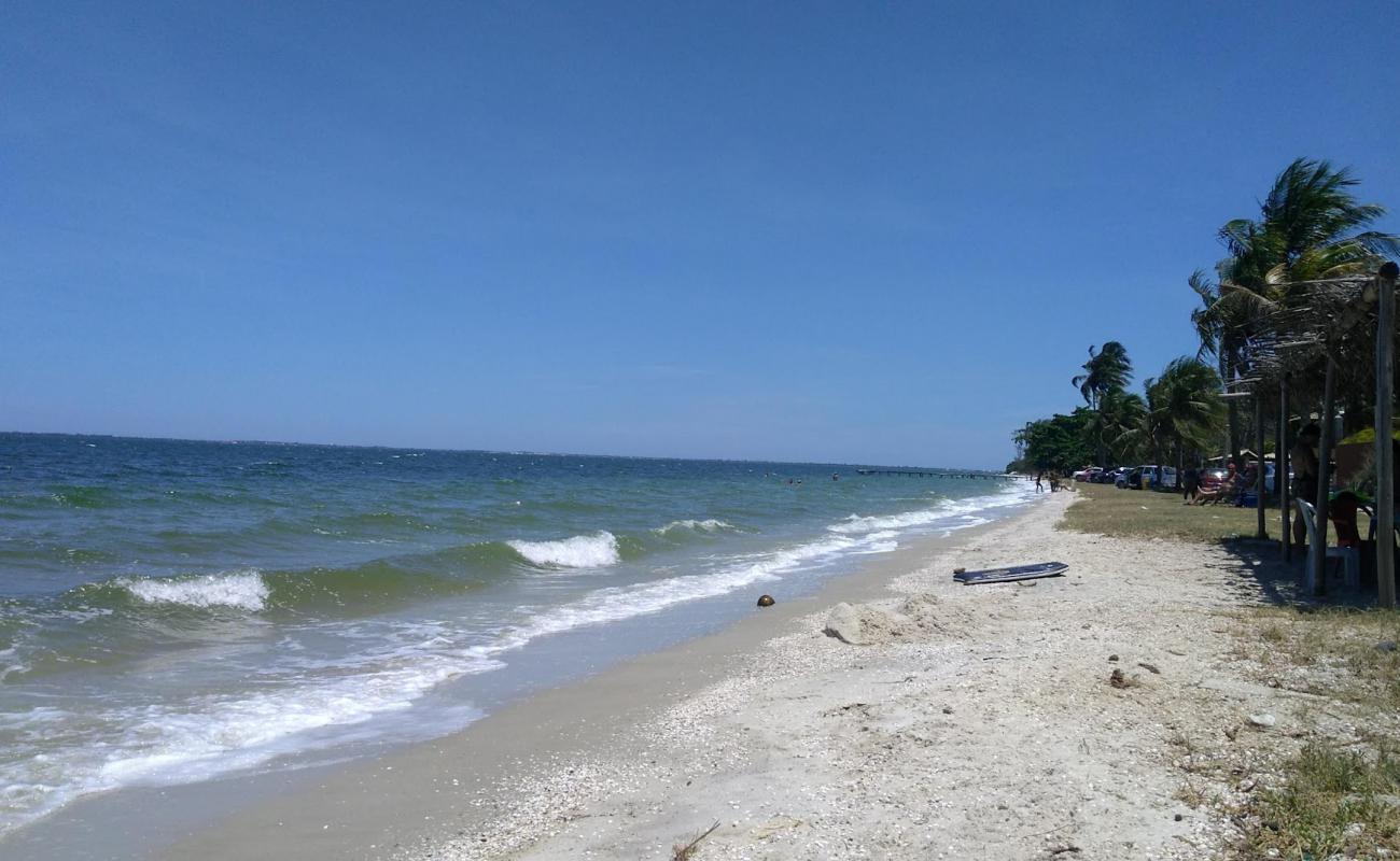 Фото Iguabinha Beach с белая чистая галька поверхностью