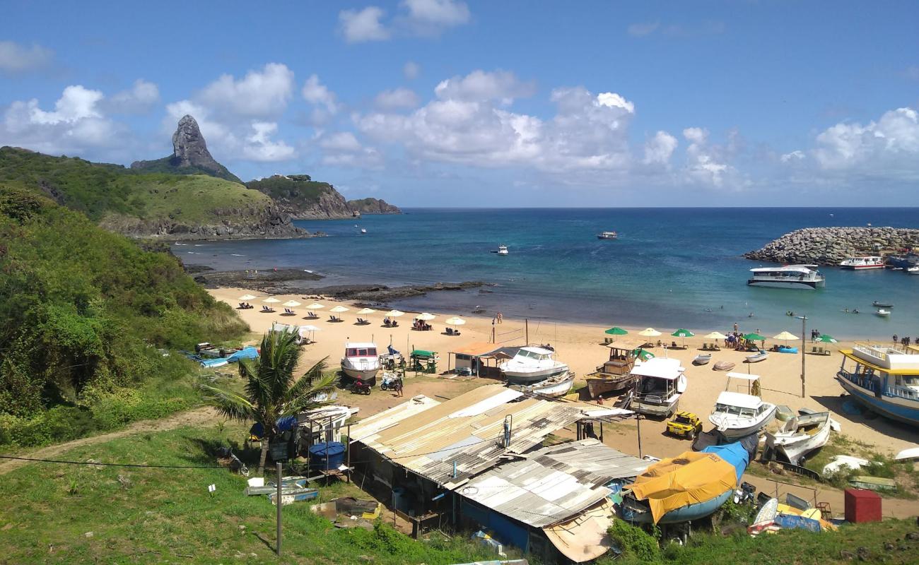 Фото Praia do Porto de Santo Antonio Noronha с светлый песок поверхностью