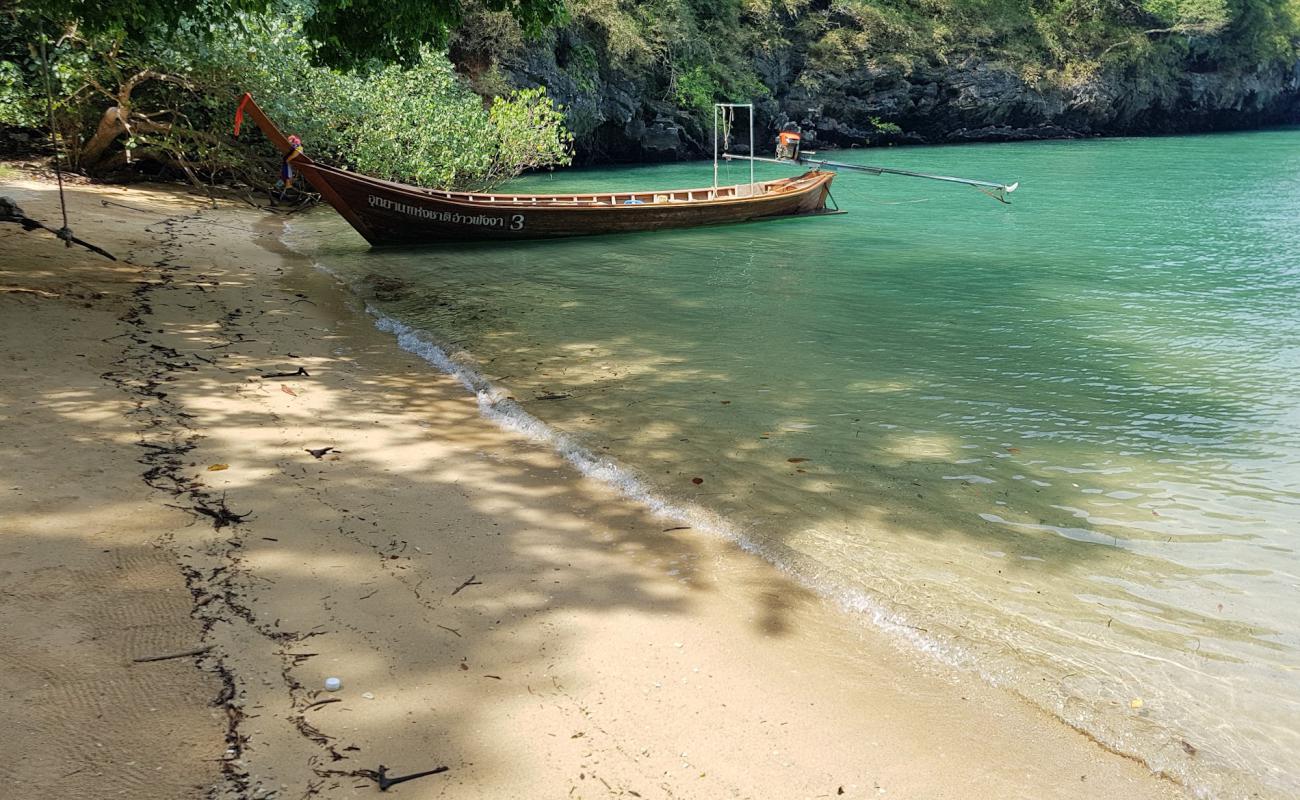 Фото Kian Bay Beach с песок с камнями поверхностью