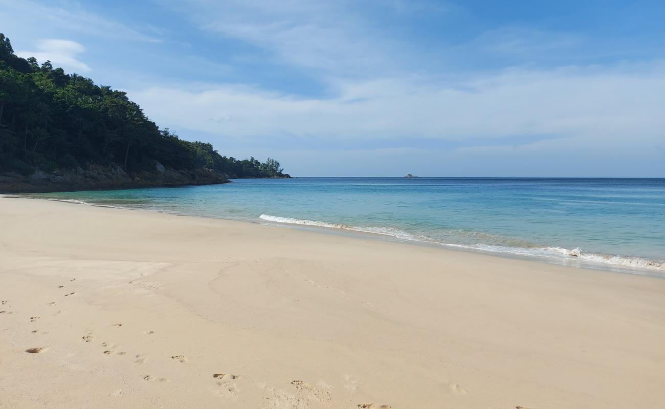 Фото Andaman White Beach с золотистый песок поверхностью