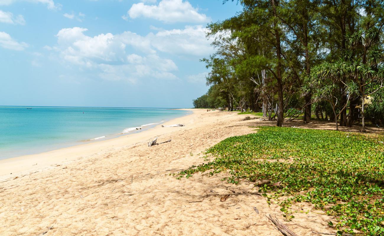 Фото Sai Kaew Beach с светлый песок поверхностью