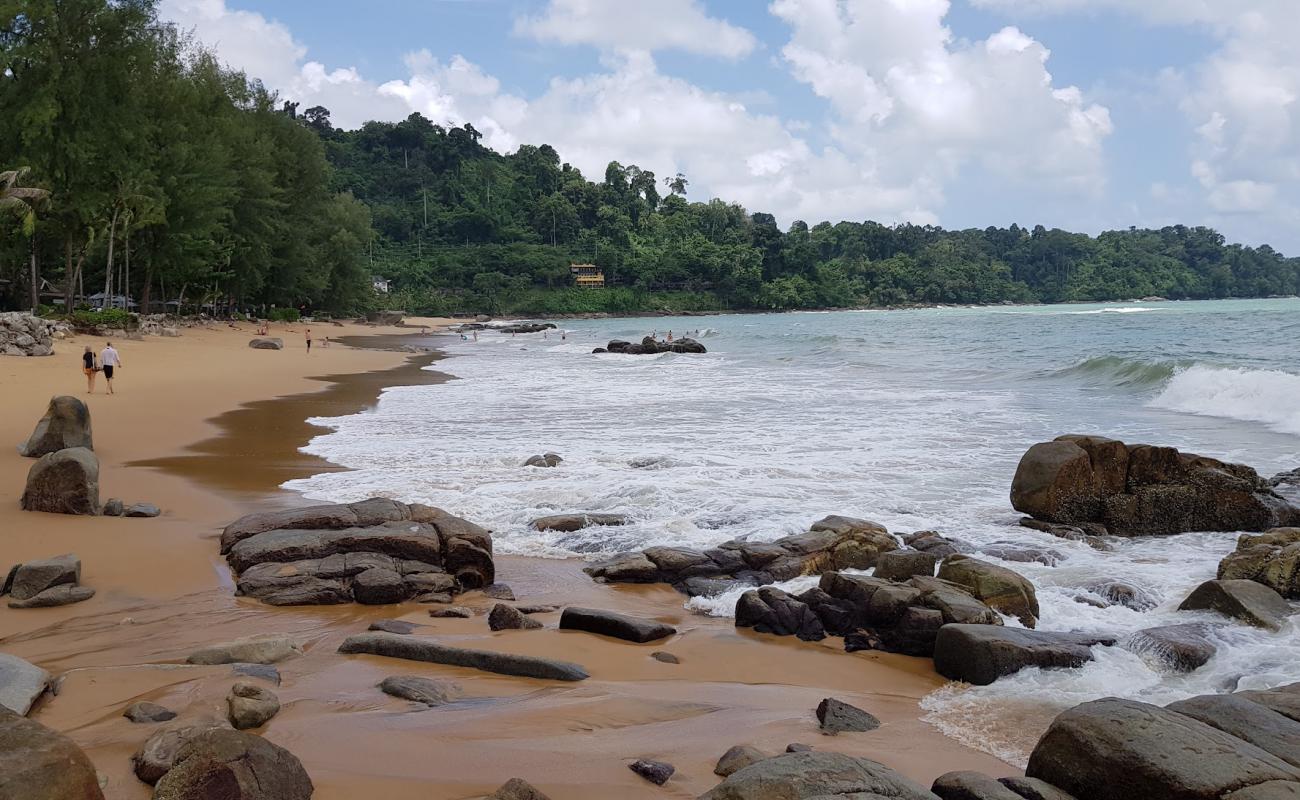 Фото Khaolak Beach с золотистый песок поверхностью