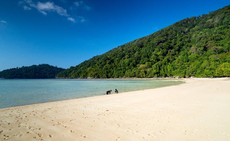 Фото Mai Ngam Beach с светлый песок поверхностью