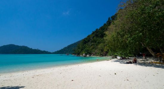 Chong Khat Bay Beach