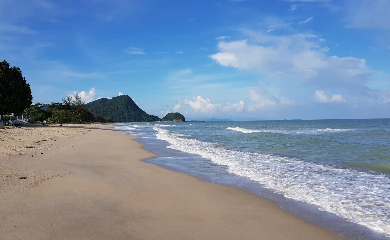 Фото Khanom Beach с светлый песок поверхностью