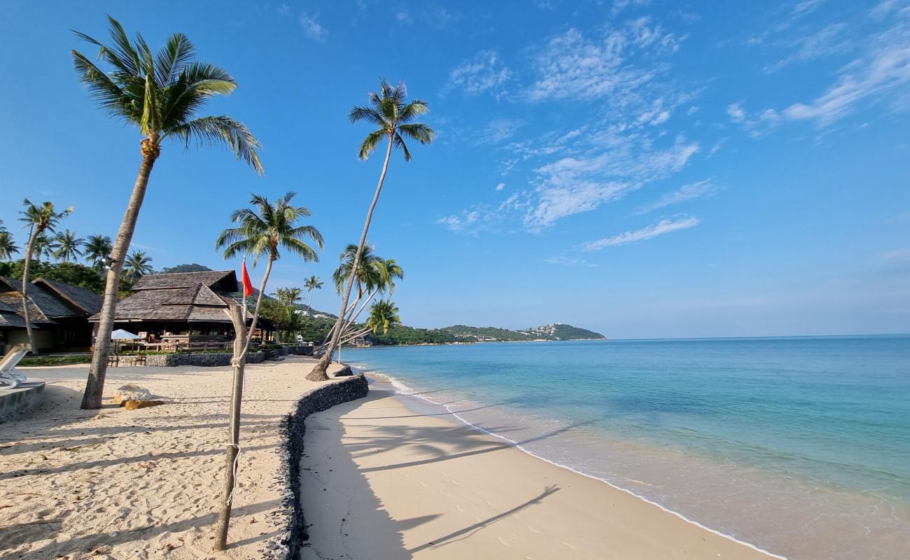 Фото Bhundhari Beach с белый песок поверхностью