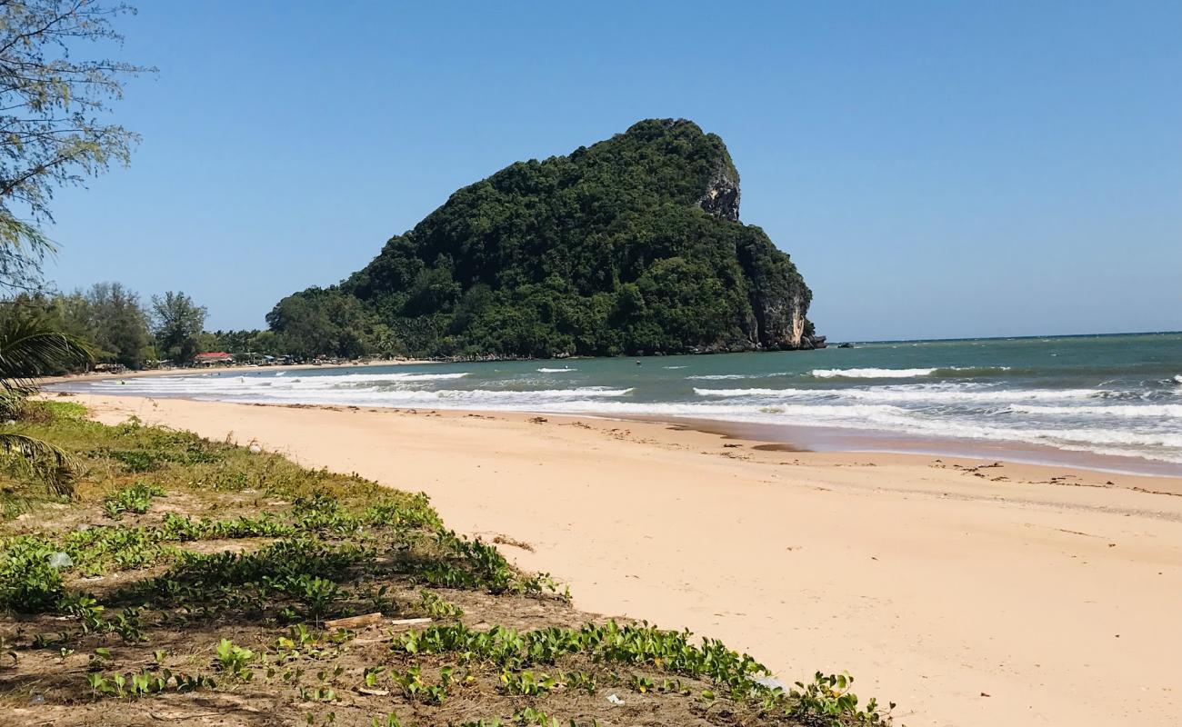 Фото Bangburd Beach с светлый песок поверхностью