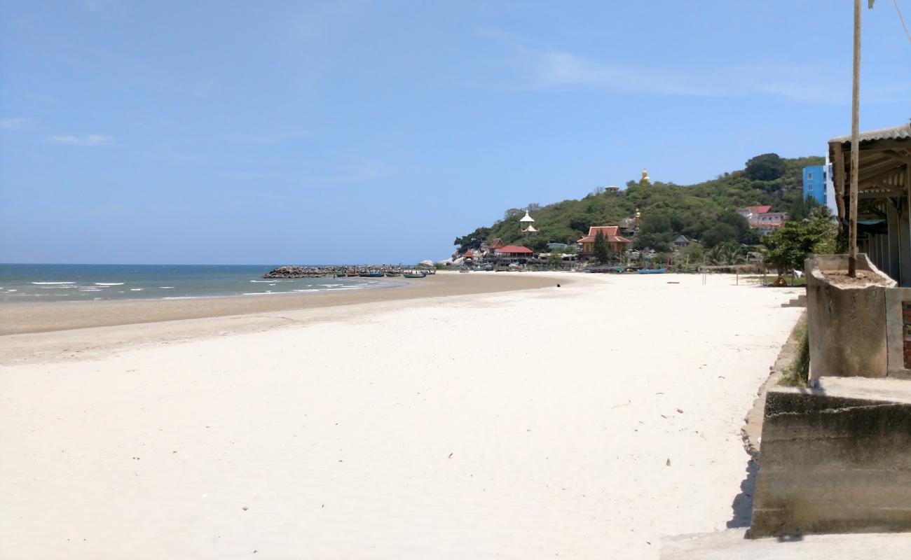 Фото Khao Tao Beach с светлый песок поверхностью