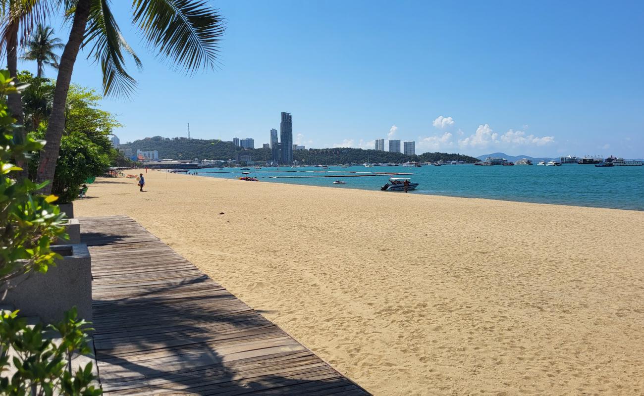 Фото Pataya beach с светлый песок поверхностью