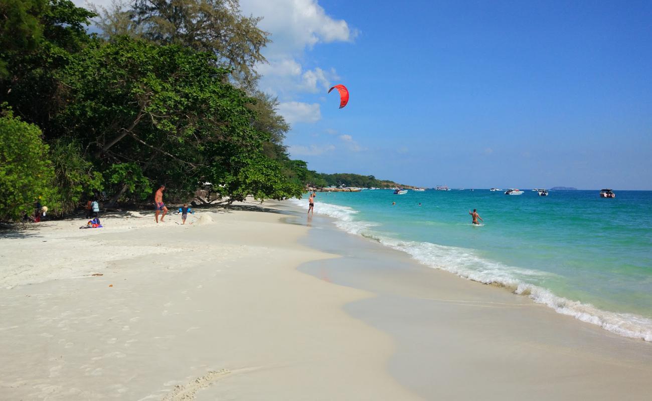 Фото Koh Samet Beach с белый чистый песок поверхностью