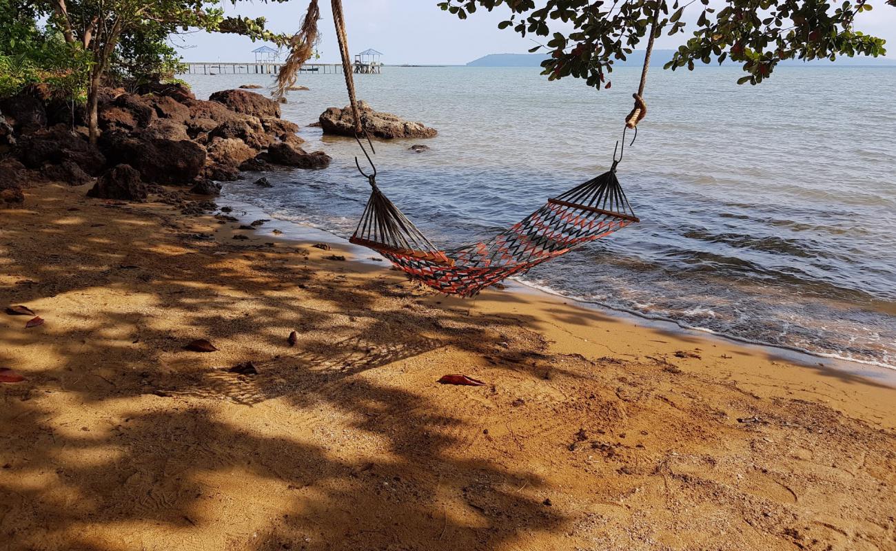 Фото Koh Mak Buri Hut Beach с песок с камнями поверхностью