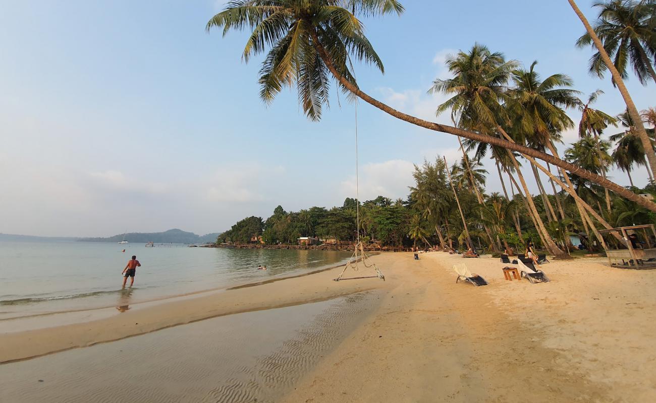 Фото Haad Na Lay Beach с золотистый песок поверхностью