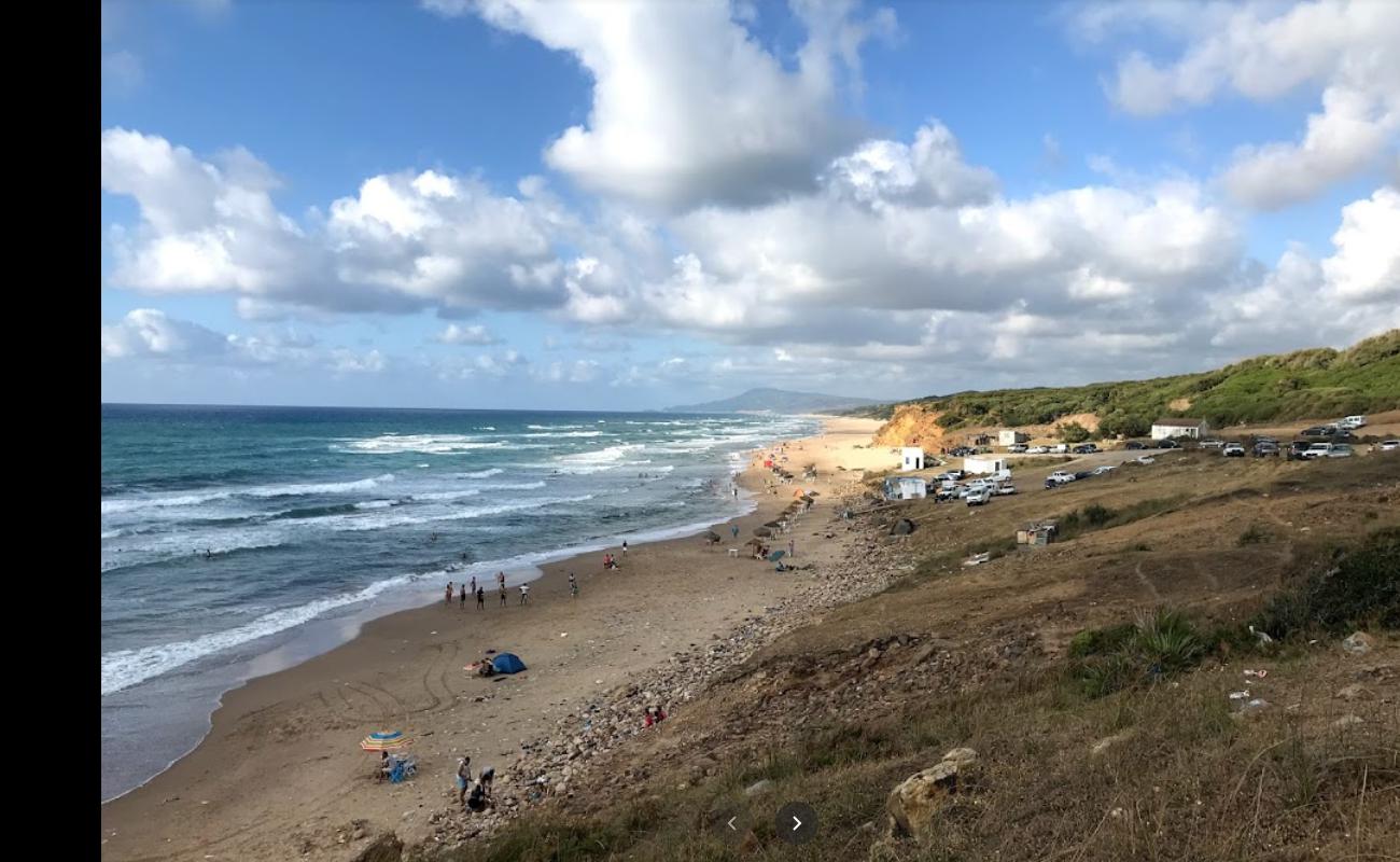 Фото Berkuksh Beach с светлый песок поверхностью