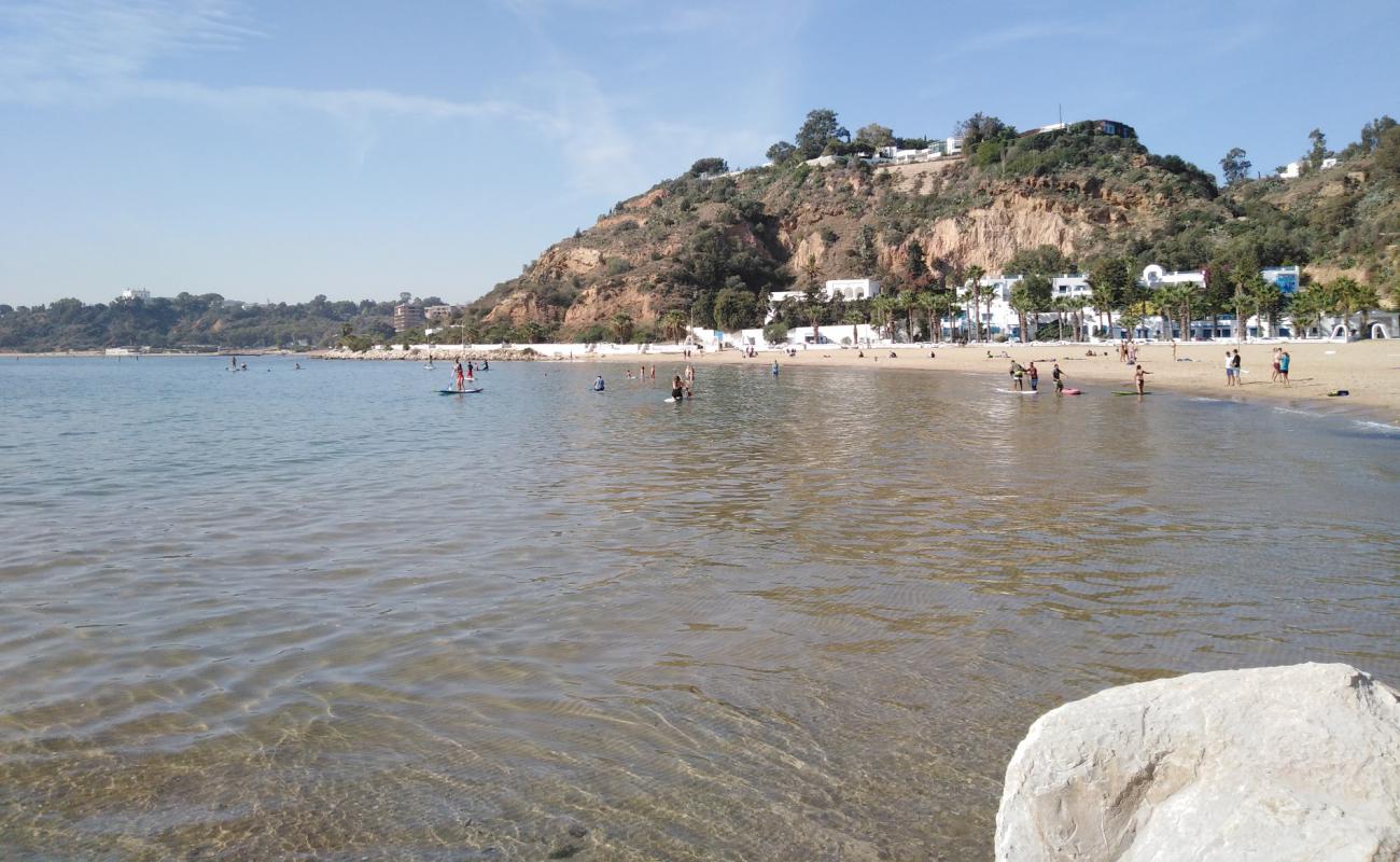 Фото Sidi Bou Said Beach с светлый песок поверхностью