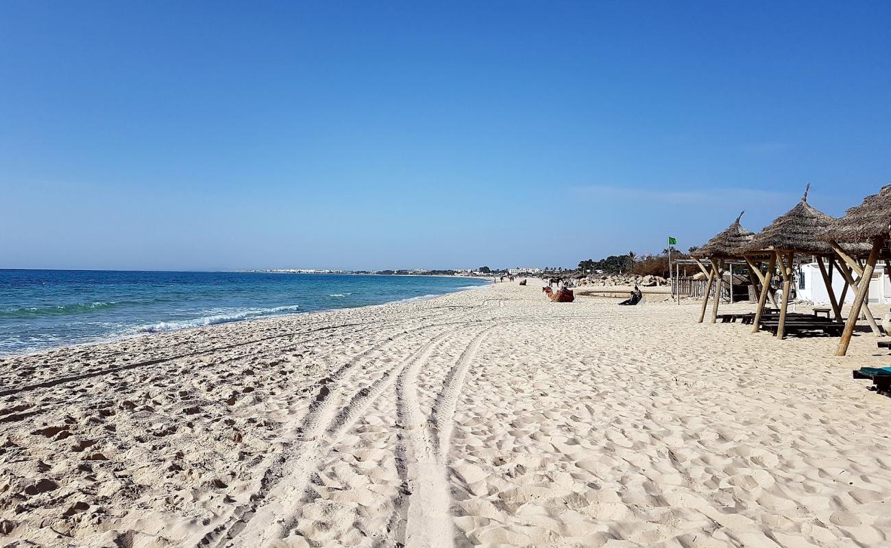 Фото Plage Les Citronniers с золотистый песок поверхностью