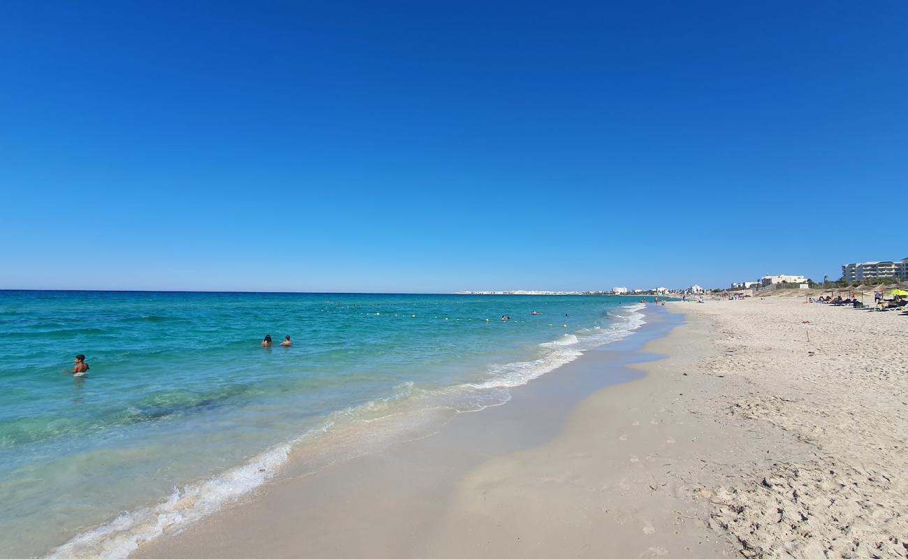 Фото Mahdia beach с белый песок поверхностью