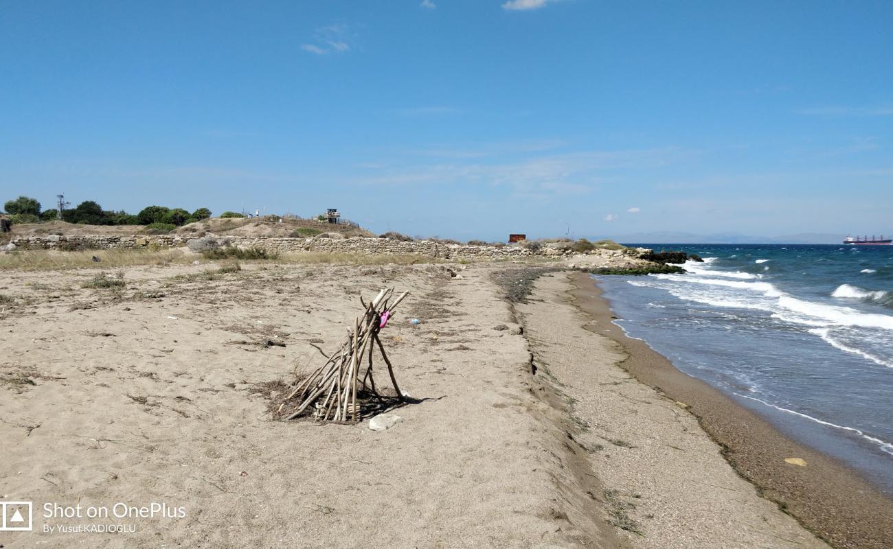 Фото Kumkale beache с песок с галькой поверхностью