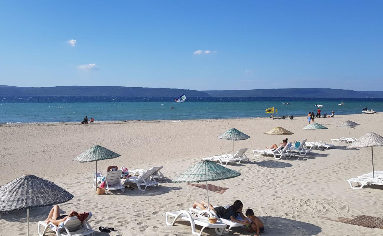 Фото Canakkale public beach II с золотистый песок поверхностью