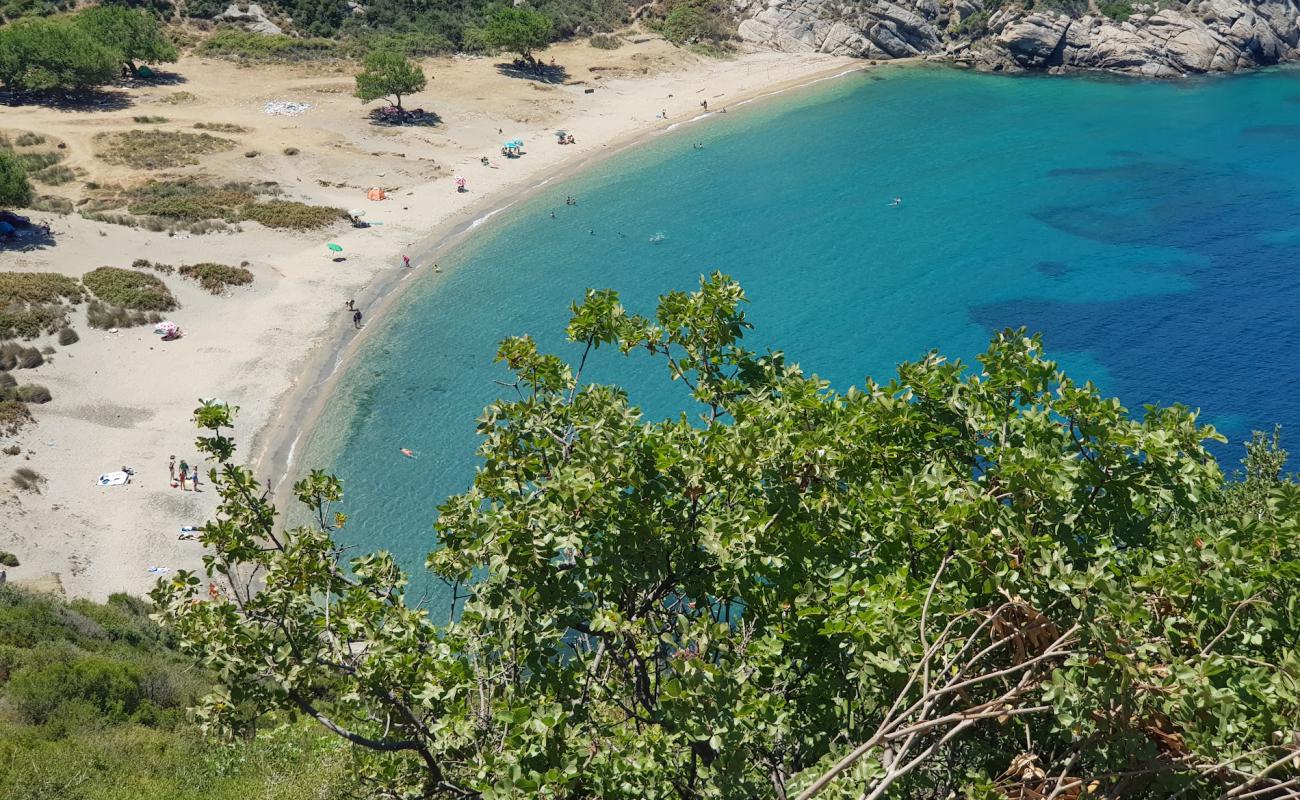 Фото Kucukova Bay beach с белая чистая галька поверхностью