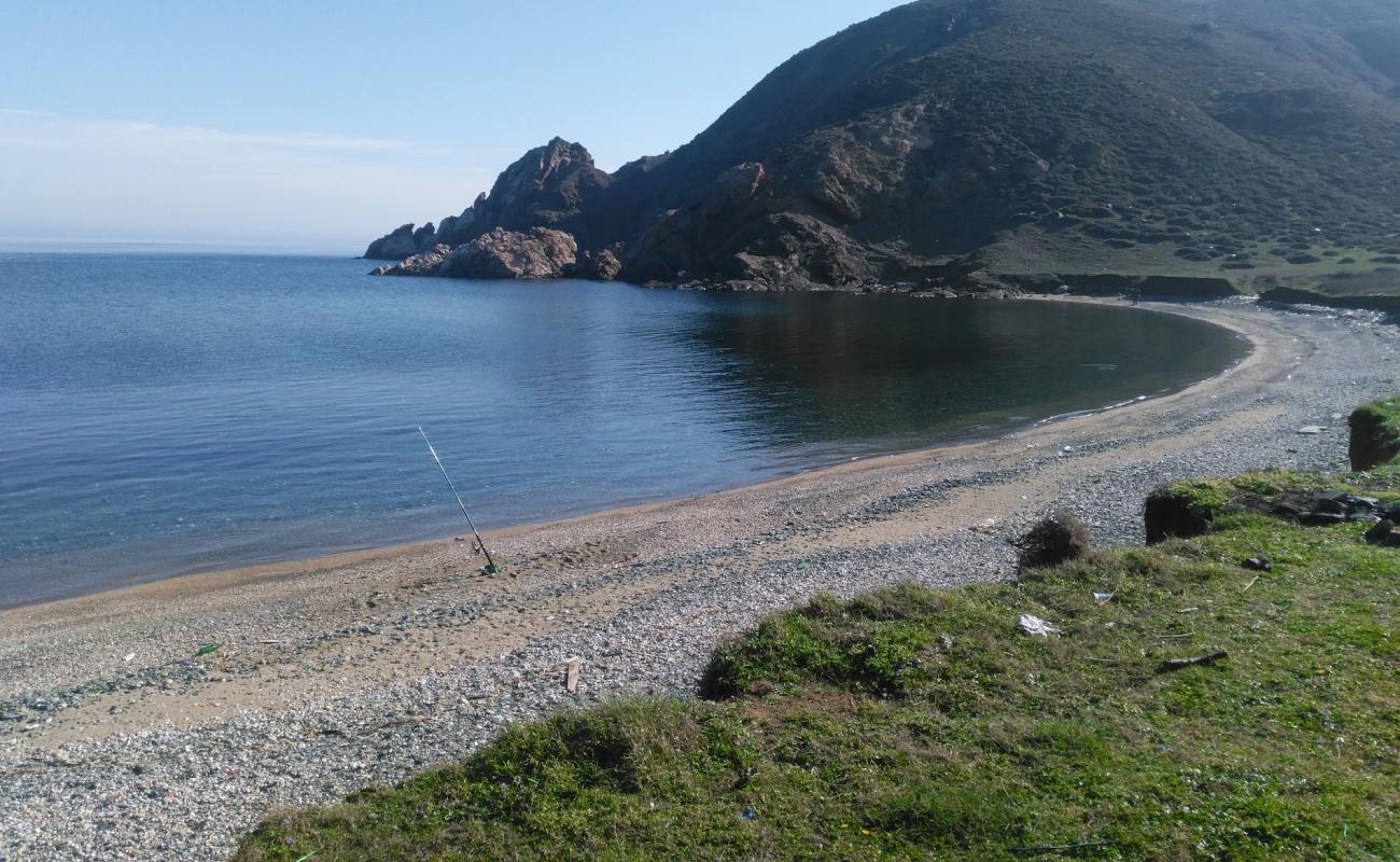 Фото Kalamaki beach с песок с галькой поверхностью