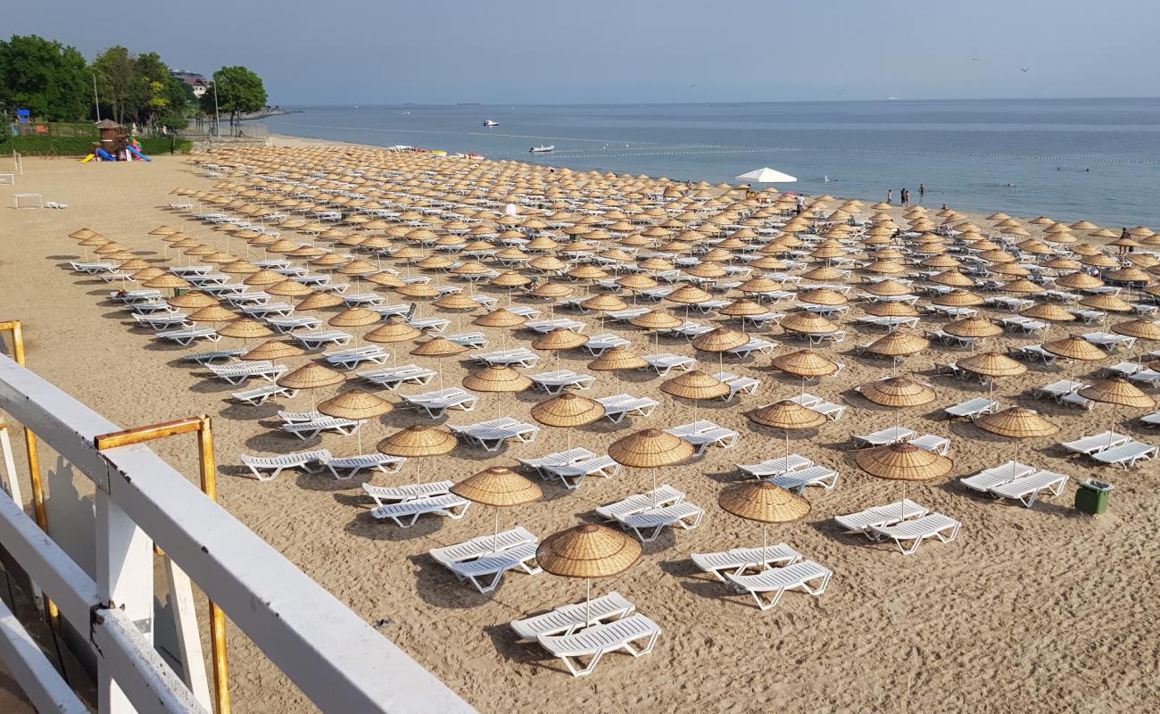 Фото Florya Gunes beach с светлый песок поверхностью