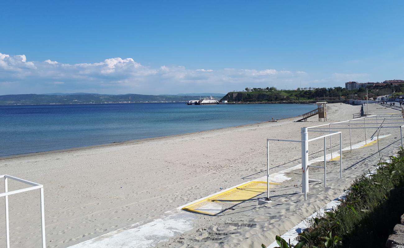 Фото Hamzakoy beach с темный песок поверхностью