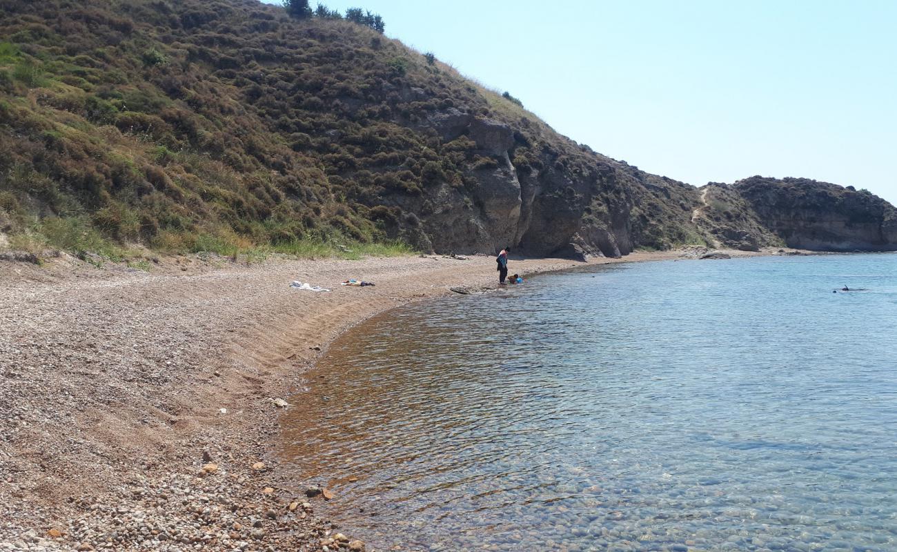 Фото Misyon beach с темная чистая галька поверхностью