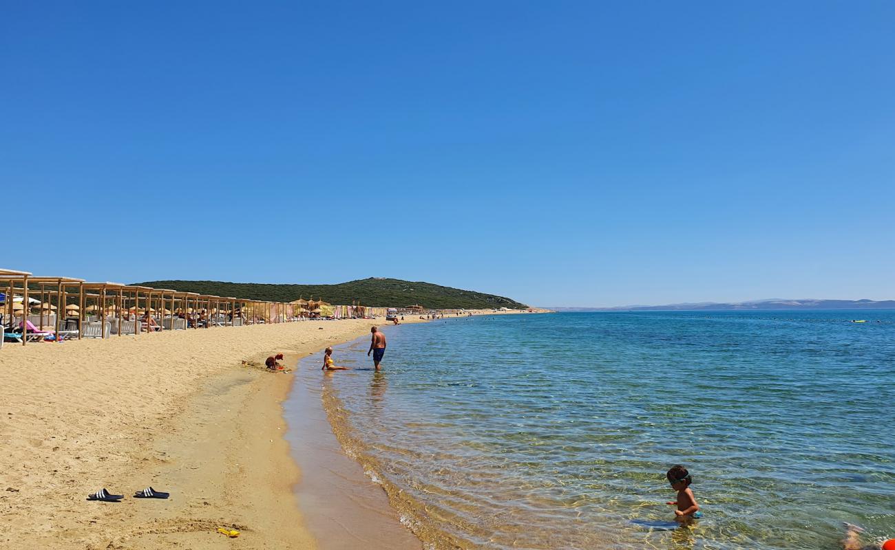 Фото Uzunkum beach с золотистый песок поверхностью