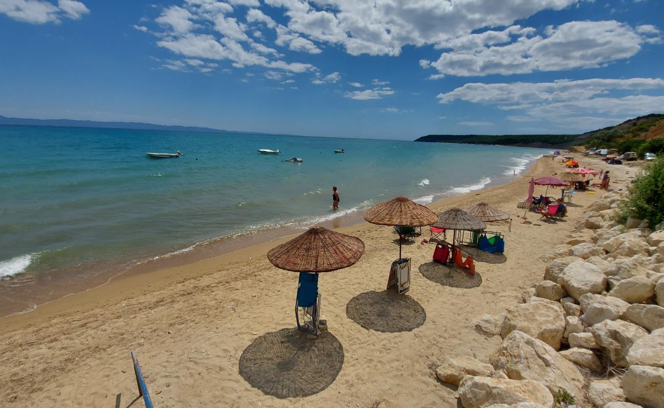 Фото Erikli beach II с светлый песок поверхностью