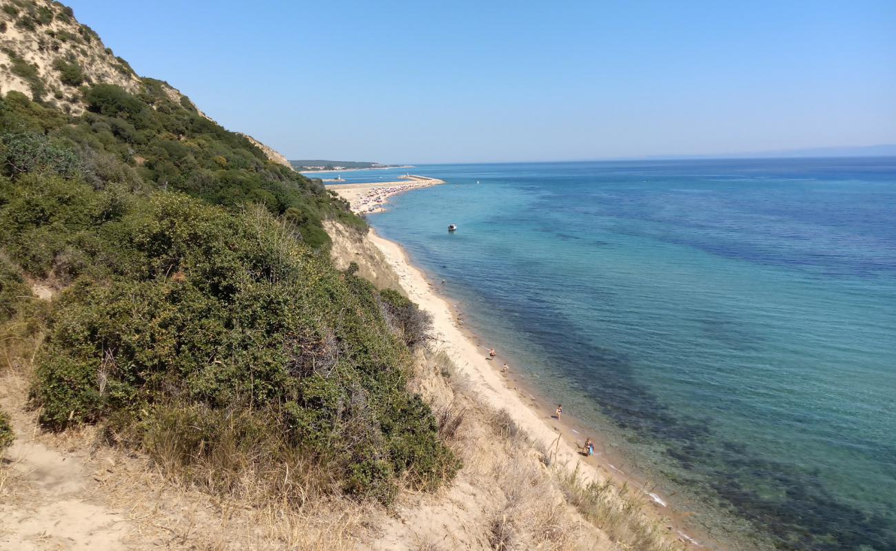 Фото Altunhan beach III с светлый песок поверхностью