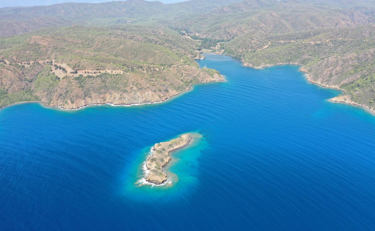 Фото Kufre Bay beach II с серая галька поверхностью