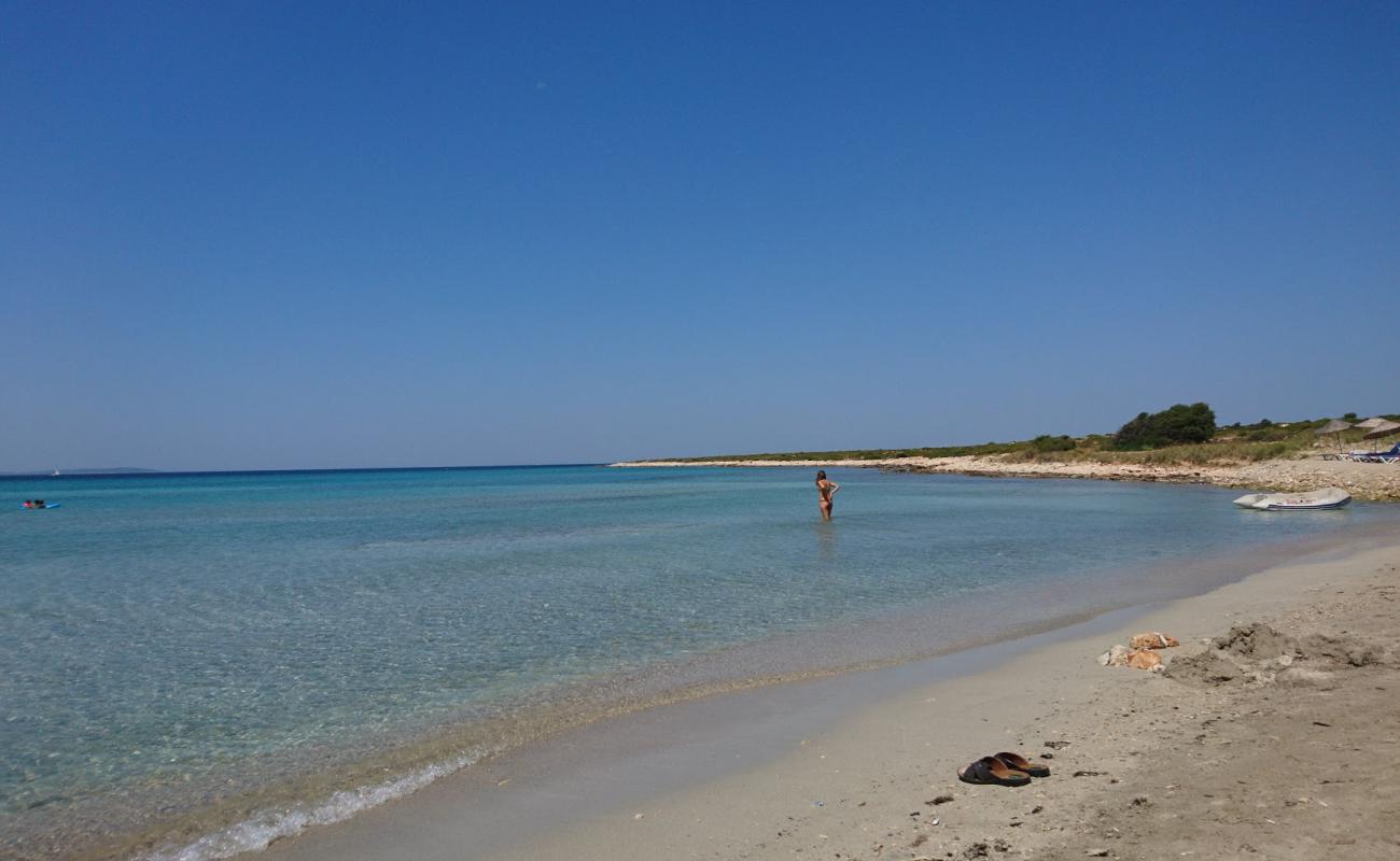 Фото Manastir beach с светлый песок поверхностью