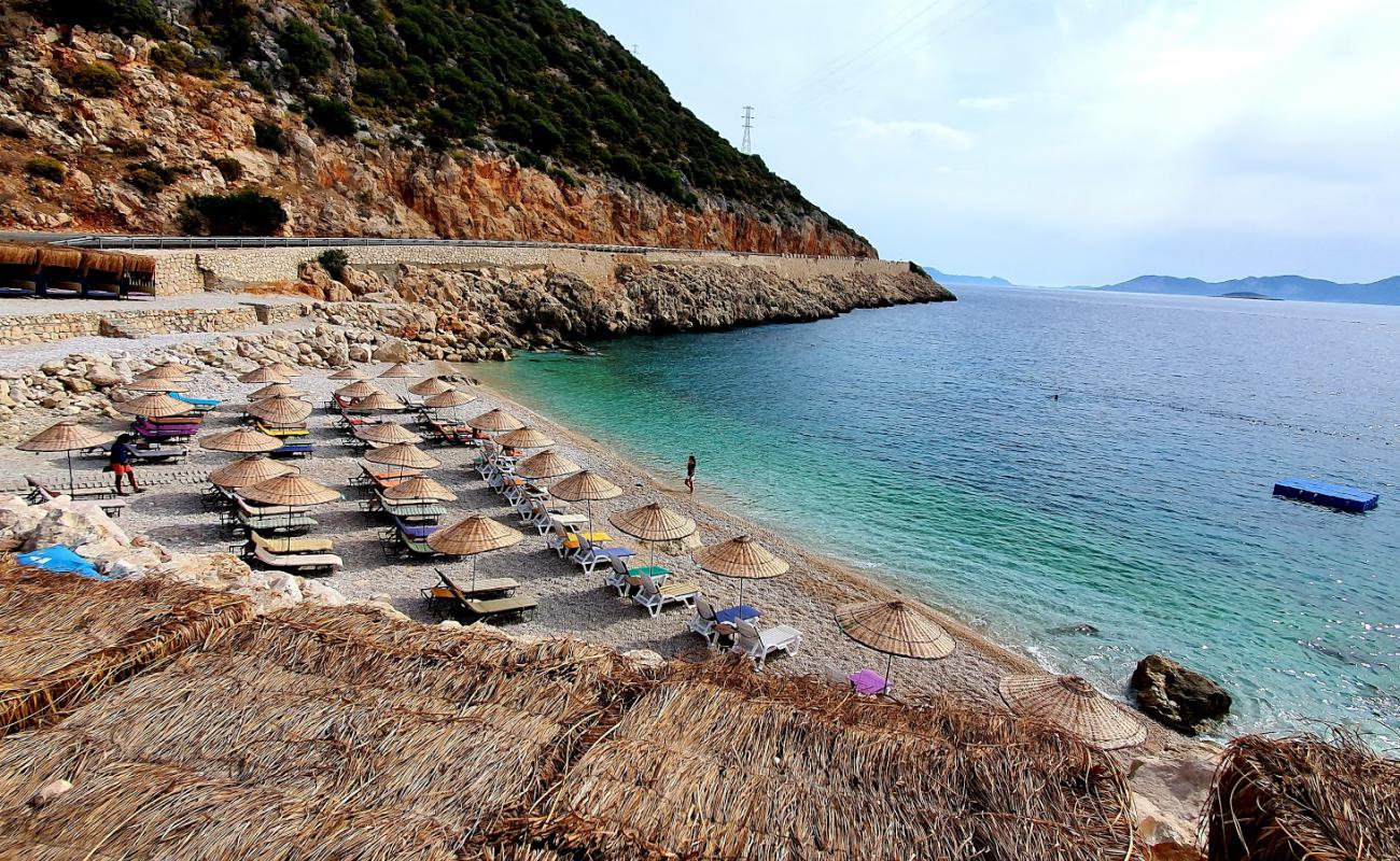 Фото Seyrek Beach с белая чистая галька поверхностью