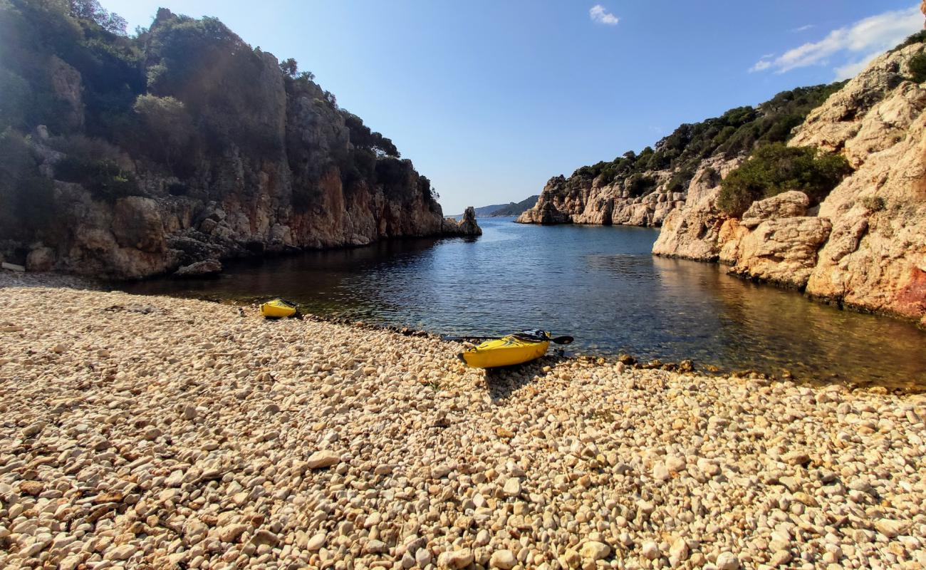 Фото Inonu bay beach с светлая галька поверхностью