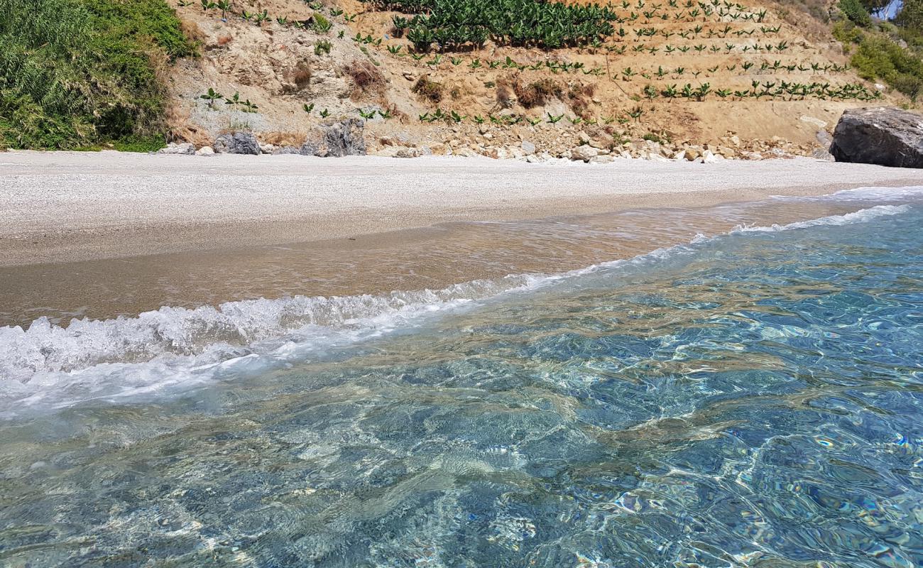 Фото Guneykoy beach II с белая чистая галька поверхностью