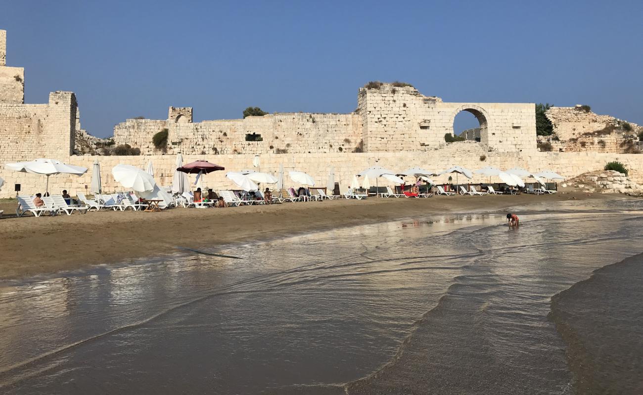 Фото Korykos beach с золотистый песок поверхностью