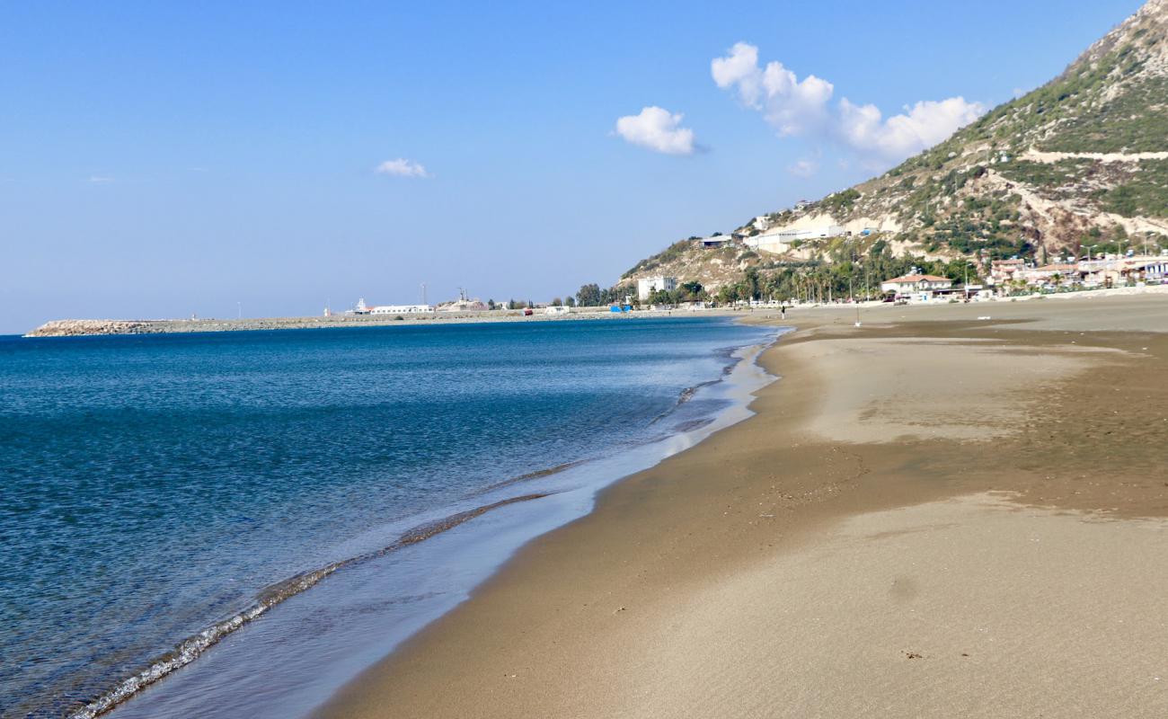 Фото Cevlik beach III с светлый песок поверхностью