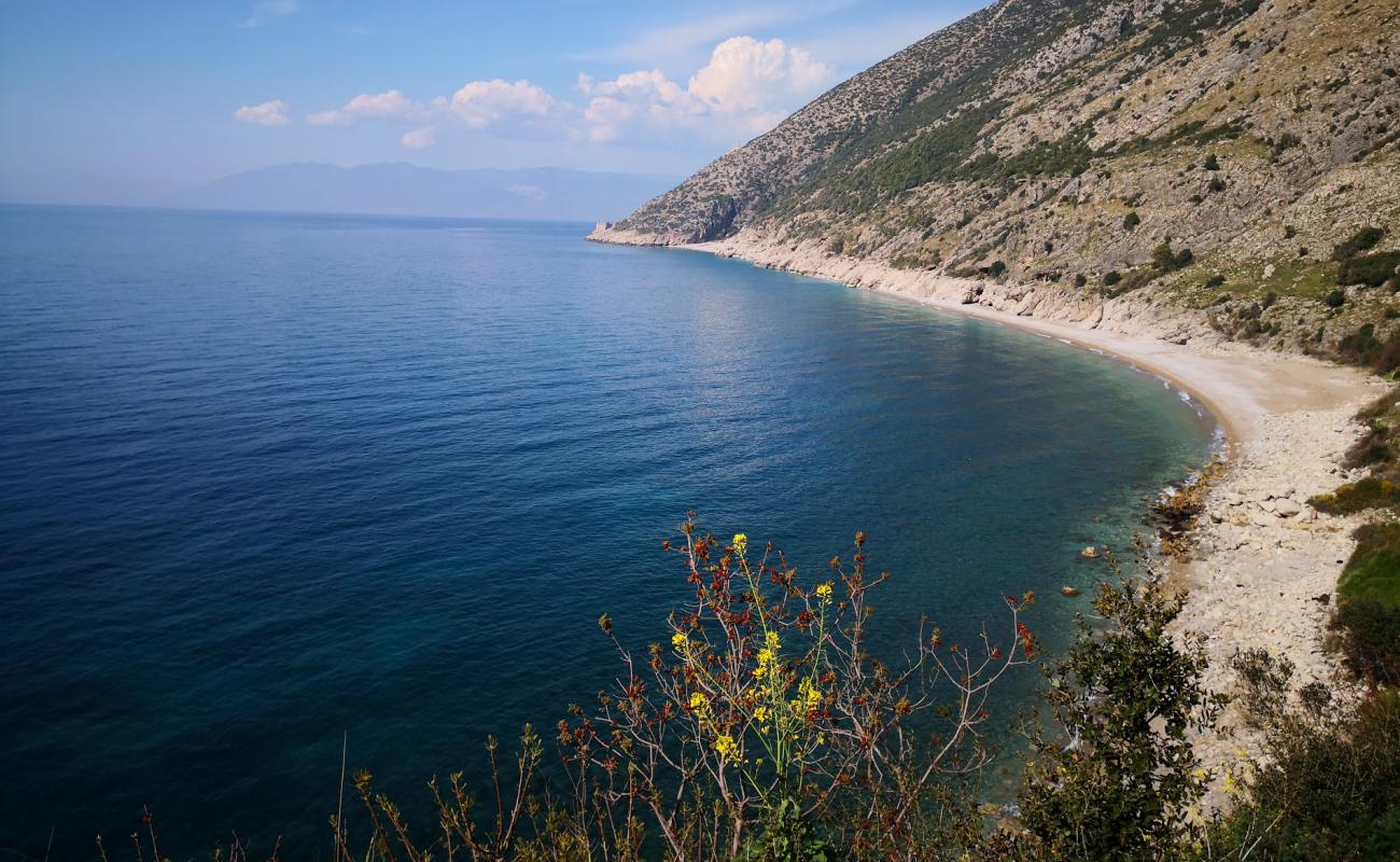 Фото Samra beach с камни поверхностью