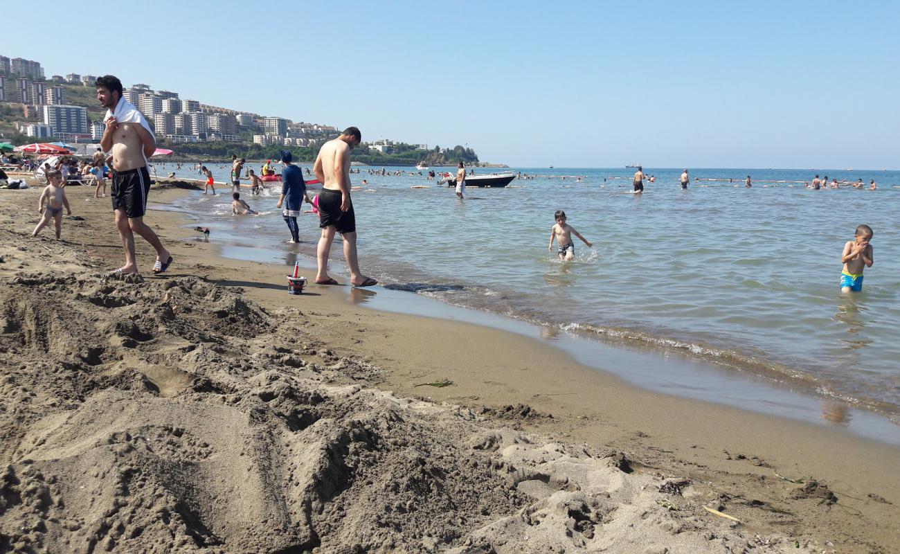 Фото Kasustu Zulu Beach с светлый песок поверхностью