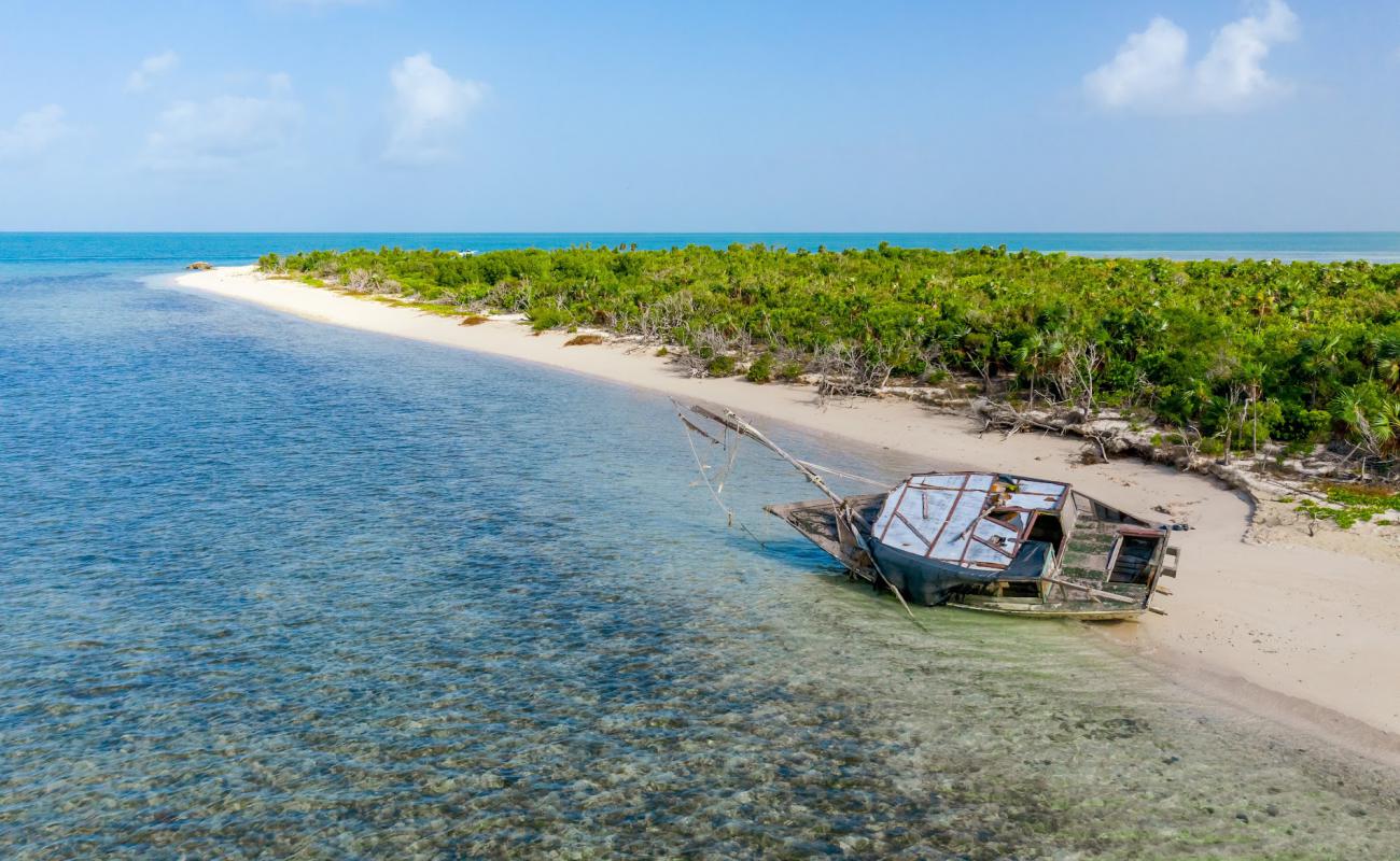 Фото Bonefish Point beach с песок с галькой поверхностью