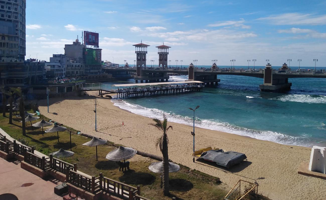 Фото Stanley Beach с светлый песок поверхностью