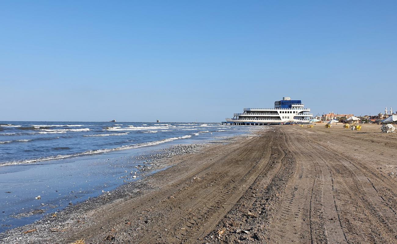 Фото Port Said Beach с светлый песок поверхностью