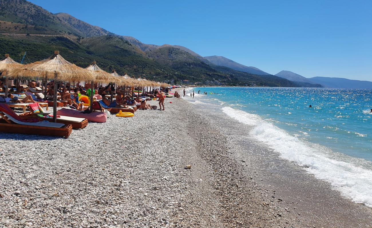 Фото Borsh beach с светлая галька поверхностью